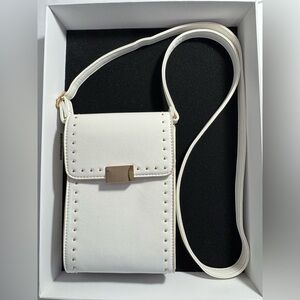 XOXO Crossbody White/Gold Shoulder bag adjustable strap